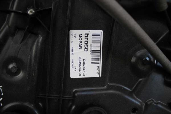 LEVE VITRE AVEC GACHE DE PORTE FIAT 500X - Vue 2